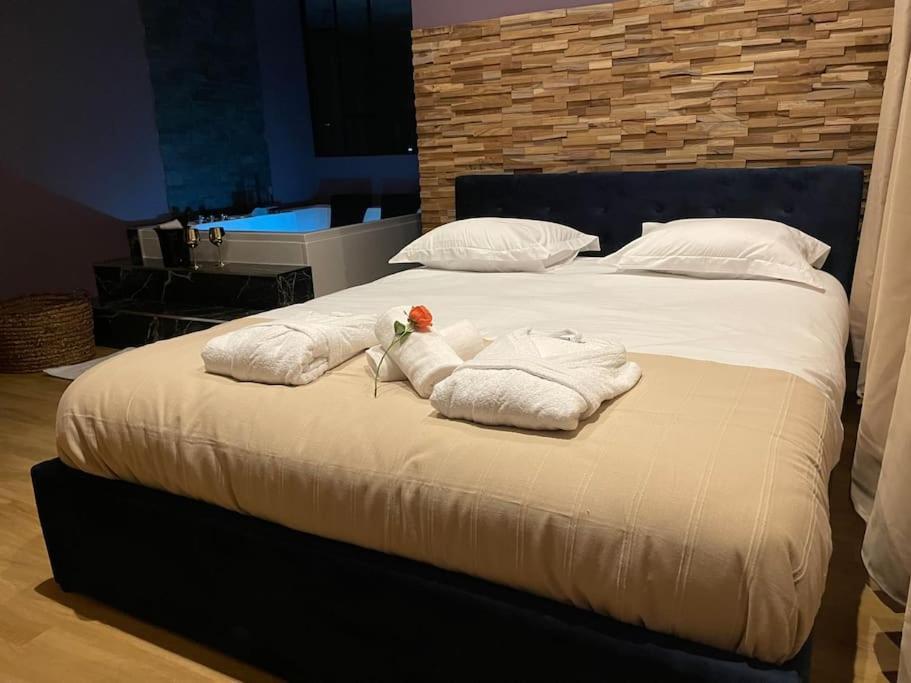Le Cocon Des Granges - Suite Sauna Jaccuzi Spa Bonnieres-sur-Seine Bagian luar foto